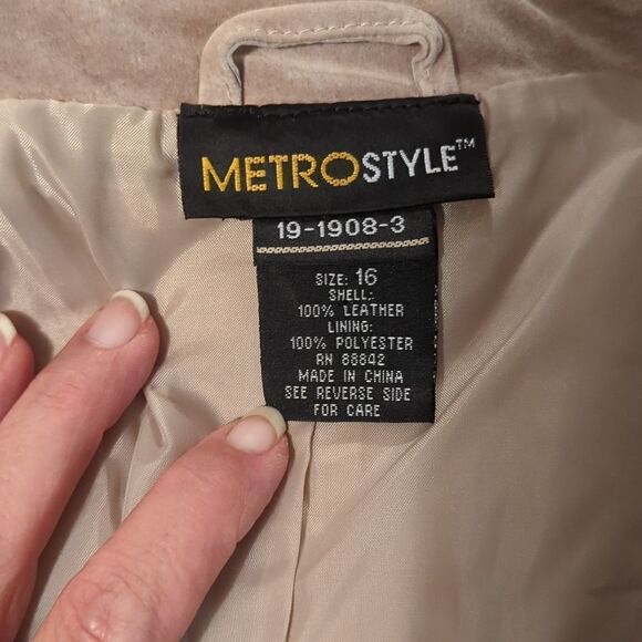 Size 16 leather jacket. Metro style - Picture 4 of 4